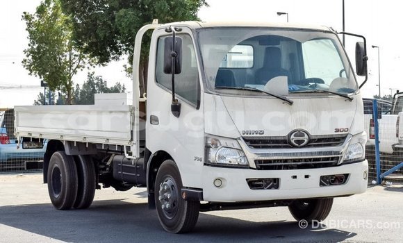 Acheter Import Utilitaire Hino 300 Series Other à Import - Dubai, Burkina-Faso Acheter Import Utilitaire Hino 300 Series Other à Import - Dubai, Burkina-Faso