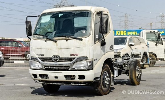 Acheter Import Utilitaire Hino 300 Series Other à Import - Dubai, Burkina-Faso Acheter Import Utilitaire Hino 300 Series Other à Import - Dubai, Burkina-Faso