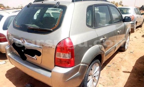 Acheter Occasion Voiture Hyundai Tucson Gris à Ouagadougou, Burkina-Faso Acheter Occasion Voiture Hyundai Tucson Gris à Ouagadougou, Burkina-Faso