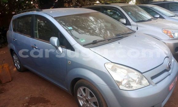 Acheter Occasion Voiture Toyota Verso Bleu à Ouagadougou, Burkina-Faso Acheter Occasion Voiture Toyota Verso Bleu à Ouagadougou, Burkina-Faso