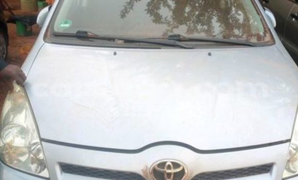 Acheter Occasion Voiture Toyota Verso Bleu à Ouagadougou, Burkina-Faso Acheter Occasion Voiture Toyota Verso Bleu à Ouagadougou, Burkina-Faso