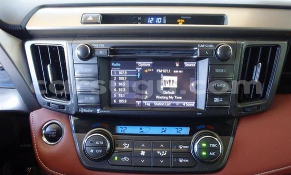 Acheter Occasion Voiture Toyota RAV4 Rouge à Bogande, Gnagna Acheter Occasion Voiture Toyota RAV4 Rouge à Bogande, Gnagna