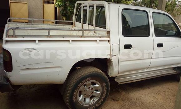 Acheter Occasion Voiture Toyota Hilux Blanc à Ouagadougou, Burkina-Faso Acheter Occasion Voiture Toyota Hilux Blanc à Ouagadougou, Burkina-Faso