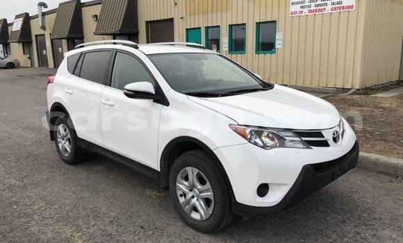 Acheter Occasion Voiture Toyota RAV4 Blanc à Ouagadougou, Burkina-Faso Acheter Occasion Voiture Toyota RAV4 Blanc à Ouagadougou, Burkina-Faso