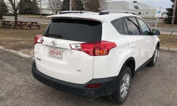 Acheter Occasion Voiture Toyota RAV4 Blanc à Ouagadougou, Burkina-Faso Acheter Occasion Voiture Toyota RAV4 Blanc à Ouagadougou, Burkina-Faso