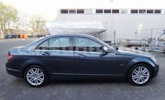 Acheter Occasion Voiture Mercedes-Benz C-klasse Noir à Ouagadougou, Burkina-Faso Acheter Occasion Voiture Mercedes-Benz C-klasse Noir à Ouagadougou, Burkina-Faso