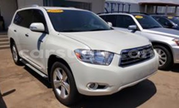 Acheter Occasion Voiture Toyota Highlander Blanc à Ouagadougou, Burkina-Faso Acheter Occasion Voiture Toyota Highlander Blanc à Ouagadougou, Burkina-Faso