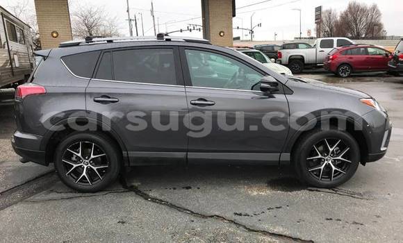 Acheter Occasion Voiture Toyota RAV4 Blanc à Ouagadougou, Burkina-Faso Acheter Occasion Voiture Toyota RAV4 Blanc à Ouagadougou, Burkina-Faso