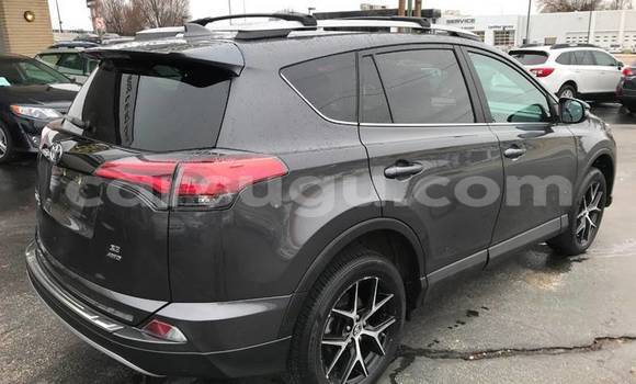 Acheter Occasion Voiture Toyota RAV4 Blanc à Ouagadougou, Burkina-Faso Acheter Occasion Voiture Toyota RAV4 Blanc à Ouagadougou, Burkina-Faso