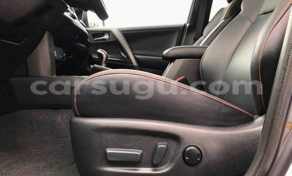 Acheter Occasion Voiture Toyota RAV4 Blanc à Ouagadougou, Burkina-Faso Acheter Occasion Voiture Toyota RAV4 Blanc à Ouagadougou, Burkina-Faso