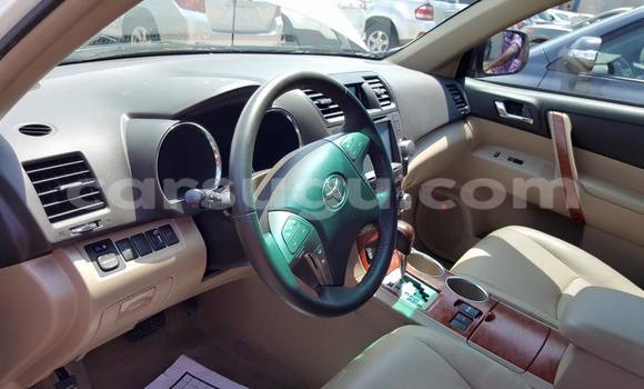 Acheter Occasion Voiture Toyota Highlander Blanc à Ouagadougou, Burkina-Faso Acheter Occasion Voiture Toyota Highlander Blanc à Ouagadougou, Burkina-Faso