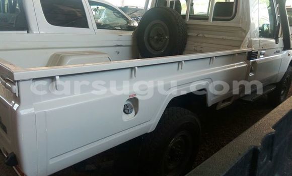 Acheter Neuf Voiture Toyota Land Cruiser Noir à Ouagadougou, Burkina-Faso Acheter Neuf Voiture Toyota Land Cruiser Noir à Ouagadougou, Burkina-Faso