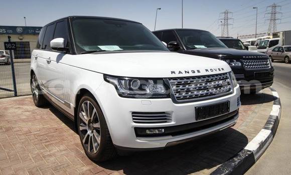 Sayi Sabo Land Rover Defender Black Mota in Ouagadougou a Burkina Faso