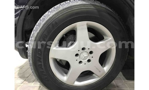 Acheter Import Voiture Mercedes-Benz 190 (W201) Other à Import - Dubai, Burkina-Faso Acheter Import Voiture Mercedes-Benz 190 (W201) Other à Import - Dubai, Burkina-Faso