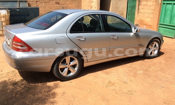Acheter Occasion Voiture Mercedes-Benz KOMPRESSOR Gris à Ouagadougou, Burkina-Faso