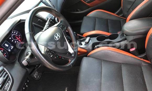 Acheter Occasion Voiture Hyundai Veloster Beige à Banfora, Burkina-Faso Acheter Occasion Voiture Hyundai Veloster Beige à Banfora, Burkina-Faso