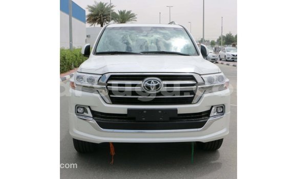 Sayi Imported Toyota Land Cruiser White Mota in Import - Dubai a Burkina Faso Sayi Imported Toyota Land Cruiser White Mota in Import - Dubai a Burkina Faso