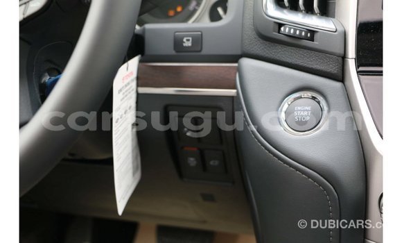 Sayi Imported Toyota Land Cruiser White Mota in Import - Dubai a Burkina Faso Sayi Imported Toyota Land Cruiser White Mota in Import - Dubai a Burkina Faso