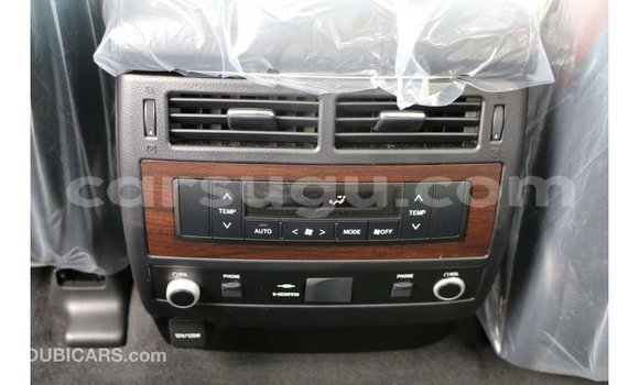 Sayi Imported Toyota Land Cruiser White Mota in Import - Dubai a Burkina Faso Sayi Imported Toyota Land Cruiser White Mota in Import - Dubai a Burkina Faso