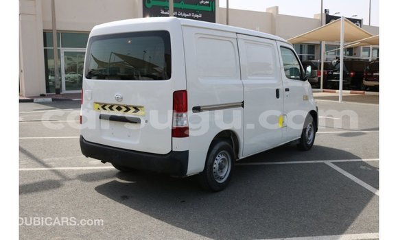 Sayi Imported Daihatsu Sirion White Mota in Import - Dubai a Burkina Faso