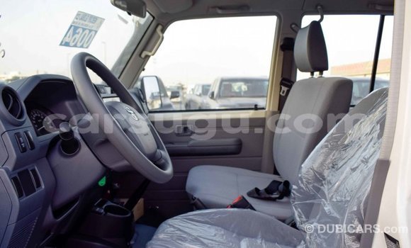 Buy Import Toyota Land Cruiser White Car in Import - Dubai in Burkina Faso Buy Import Toyota Land Cruiser White Car in Import - Dubai in Burkina Faso