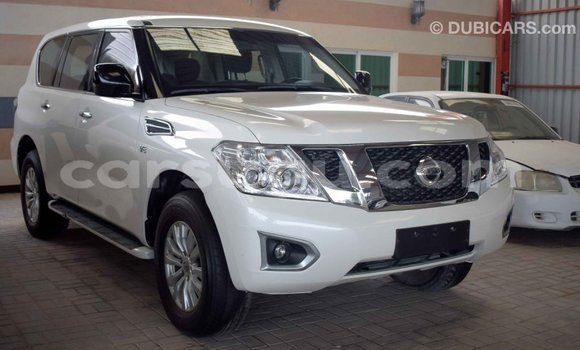 Acheter Import Voiture Nissan Patrol Blanc à Import - Dubai, Burkina-Faso Acheter Import Voiture Nissan Patrol Blanc à Import - Dubai, Burkina-Faso