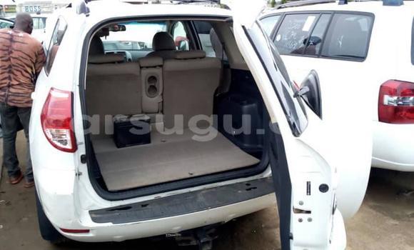 Acheter Occasion Voiture Toyota RAV4 Blanc à Ouagadougou, Burkina-Faso Acheter Occasion Voiture Toyota RAV4 Blanc à Ouagadougou, Burkina-Faso