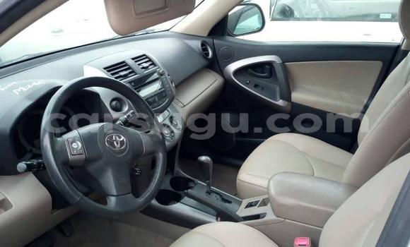 Acheter Occasion Voiture Toyota RAV4 Blanc à Ouagadougou, Burkina-Faso Acheter Occasion Voiture Toyota RAV4 Blanc à Ouagadougou, Burkina-Faso