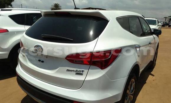Acheter Occasion Voiture Hyundai Santa Fe Blanc à Ouagadougou, Burkina-Faso Acheter Occasion Voiture Hyundai Santa Fe Blanc à Ouagadougou, Burkina-Faso