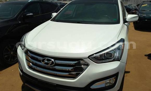 Acheter Occasion Voiture Hyundai Santa Fe Blanc à Ouagadougou, Burkina-Faso Acheter Occasion Voiture Hyundai Santa Fe Blanc à Ouagadougou, Burkina-Faso