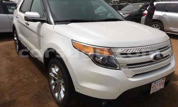 Acheter Occasion Voiture Ford Explorer Blanc à Ouagadougou, Burkina-Faso Acheter Occasion Voiture Ford Explorer Blanc à Ouagadougou, Burkina-Faso