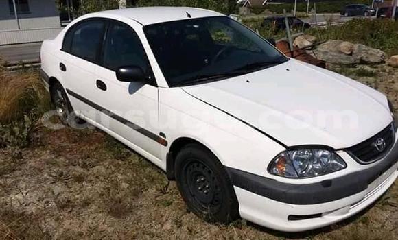 Acheter Occasion Voiture Toyota Avensis Blanc à Ouagadougou, Burkina-Faso Acheter Occasion Voiture Toyota Avensis Blanc à Ouagadougou, Burkina-Faso
