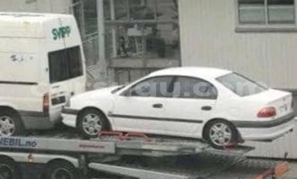 Acheter Occasion Voiture Toyota Avensis Blanc à Ouagadougou, Burkina-Faso Acheter Occasion Voiture Toyota Avensis Blanc à Ouagadougou, Burkina-Faso