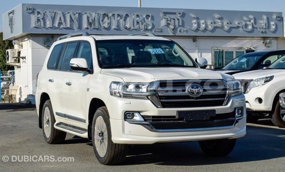Acheter Import Voiture Toyota Land Cruiser Blanc à Import - Dubai, Burkina-Faso Acheter Import Voiture Toyota Land Cruiser Blanc à Import - Dubai, Burkina-Faso