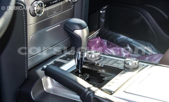 Acheter Import Voiture Toyota Land Cruiser Blanc à Import - Dubai, Burkina-Faso Acheter Import Voiture Toyota Land Cruiser Blanc à Import - Dubai, Burkina-Faso