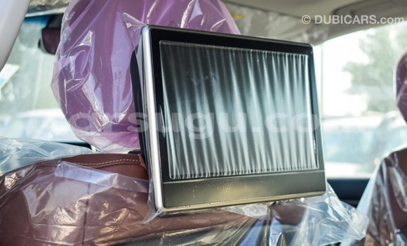 Acheter Import Voiture Toyota Land Cruiser Blanc à Import - Dubai, Burkina-Faso Acheter Import Voiture Toyota Land Cruiser Blanc à Import - Dubai, Burkina-Faso