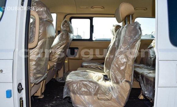 Sayi Imported Hyundai Accent White Mota in Import - Dubai a Burkina Faso Sayi Imported Hyundai Accent White Mota in Import - Dubai a Burkina Faso