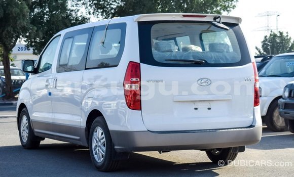 Sayi Imported Hyundai Accent White Mota in Import - Dubai a Burkina Faso Sayi Imported Hyundai Accent White Mota in Import - Dubai a Burkina Faso