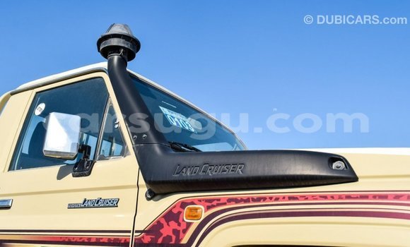Acheter Import Voiture Toyota Land Cruiser Beige à Import - Dubai, Burkina-Faso Acheter Import Voiture Toyota Land Cruiser Beige à Import - Dubai, Burkina-Faso