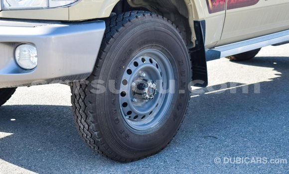 Acheter Import Voiture Toyota Land Cruiser Beige à Import - Dubai, Burkina-Faso Acheter Import Voiture Toyota Land Cruiser Beige à Import - Dubai, Burkina-Faso