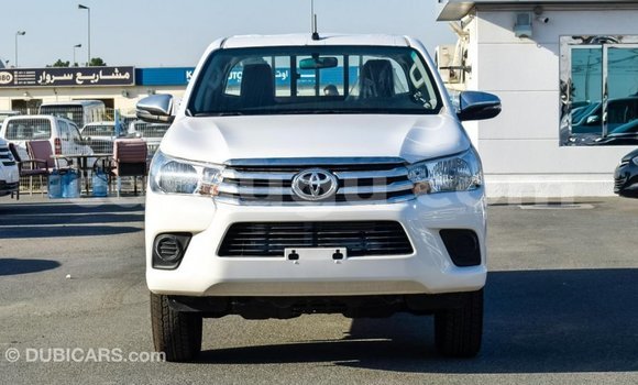 Acheter Import Voiture Toyota Hilux Blanc à Import - Dubai, Burkina-Faso Acheter Import Voiture Toyota Hilux Blanc à Import - Dubai, Burkina-Faso