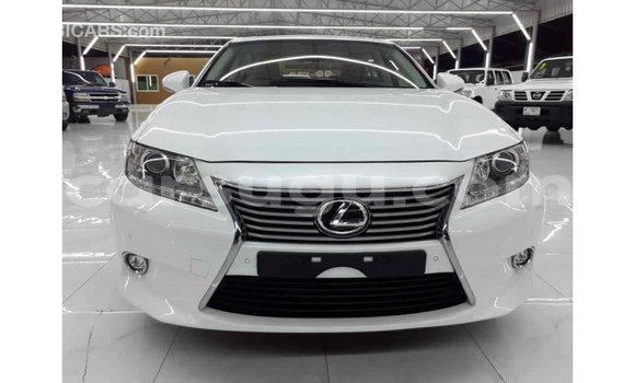 Acheter Import Voiture Lexus ES Blanc à Import - Dubai, Burkina-Faso Acheter Import Voiture Lexus ES Blanc à Import - Dubai, Burkina-Faso