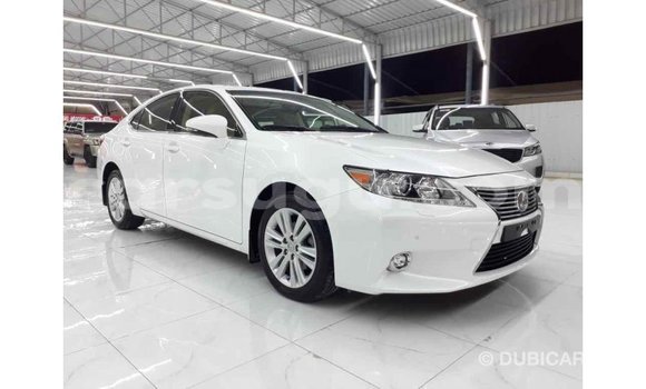 Acheter Import Voiture Lexus ES Blanc à Import - Dubai, Burkina-Faso Acheter Import Voiture Lexus ES Blanc à Import - Dubai, Burkina-Faso