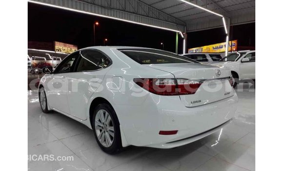 Acheter Import Voiture Lexus ES Blanc à Import - Dubai, Burkina-Faso Acheter Import Voiture Lexus ES Blanc à Import - Dubai, Burkina-Faso