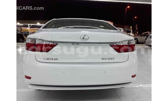 Acheter Import Voiture Lexus ES Blanc à Import - Dubai, Burkina-Faso Acheter Import Voiture Lexus ES Blanc à Import - Dubai, Burkina-Faso