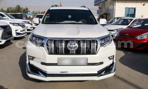 Acheter Import Voiture Toyota Prado Blanc à Import - Dubai, Burkina-Faso Acheter Import Voiture Toyota Prado Blanc à Import - Dubai, Burkina-Faso