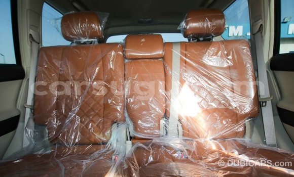 Acheter Import Voiture Toyota Prado Blanc à Import - Dubai, Burkina-Faso Acheter Import Voiture Toyota Prado Blanc à Import - Dubai, Burkina-Faso