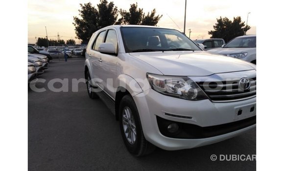 Acheter Import Voiture Toyota Fortuner Blanc à Import - Dubai, Burkina-Faso Acheter Import Voiture Toyota Fortuner Blanc à Import - Dubai, Burkina-Faso