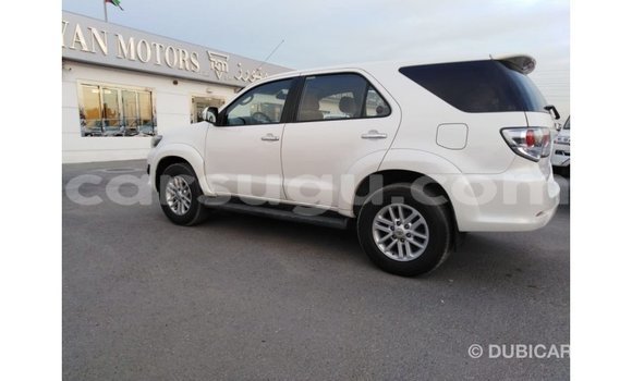 Acheter Import Voiture Toyota Fortuner Blanc à Import - Dubai, Burkina-Faso Acheter Import Voiture Toyota Fortuner Blanc à Import - Dubai, Burkina-Faso