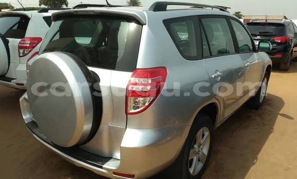 Acheter Occasion Voiture Toyota RAV4 Gris à Ouagadougou, Burkina-Faso Acheter Occasion Voiture Toyota RAV4 Gris à Ouagadougou, Burkina-Faso